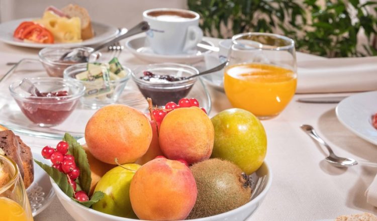 Frutta fresca a colazione